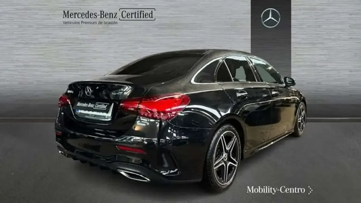 Usado Mercedes A180 116 CV (85 kW) 2025 Negro Berlina