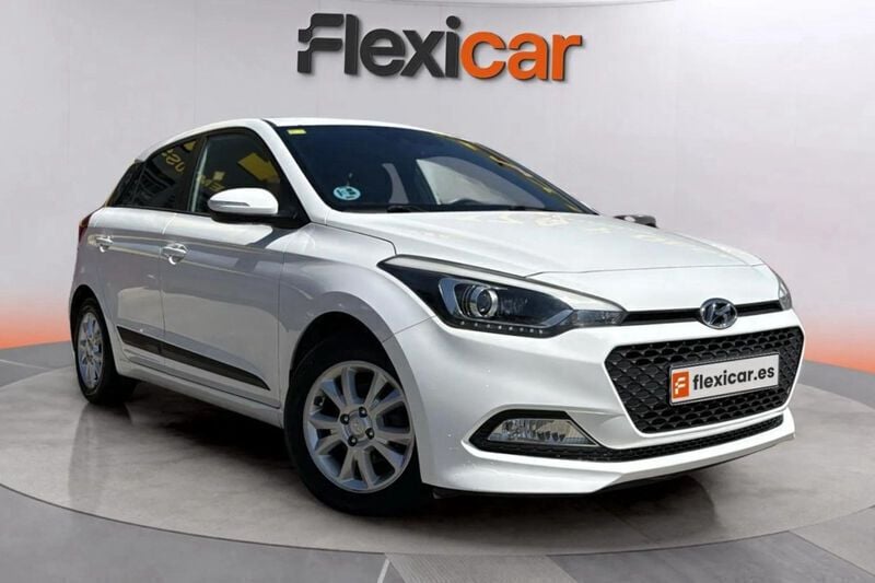 Blanco Usado 2016 Hyundai i20 Berlina | 8490 € (Precio justo) - Imagen 1/4