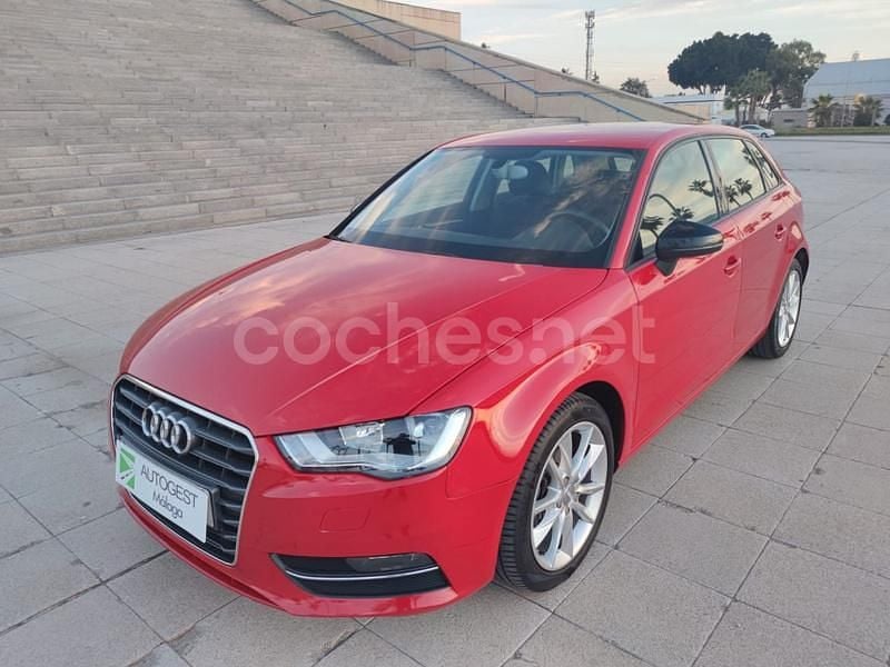 Rojo Usado 2013 Audi A3 Attraction Berlina | 10.500 € (Precio justo) - Imagen 1/4