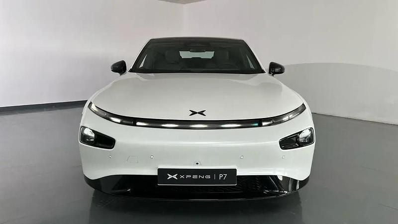Nuevo XPENG P7 347 kW (473 CV) 2025 Blanco Berlina
