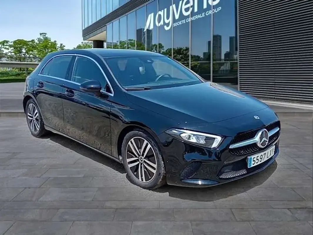 Usado Mercedes A180 136 CV (100 kW) 2022 Negro Utilitario