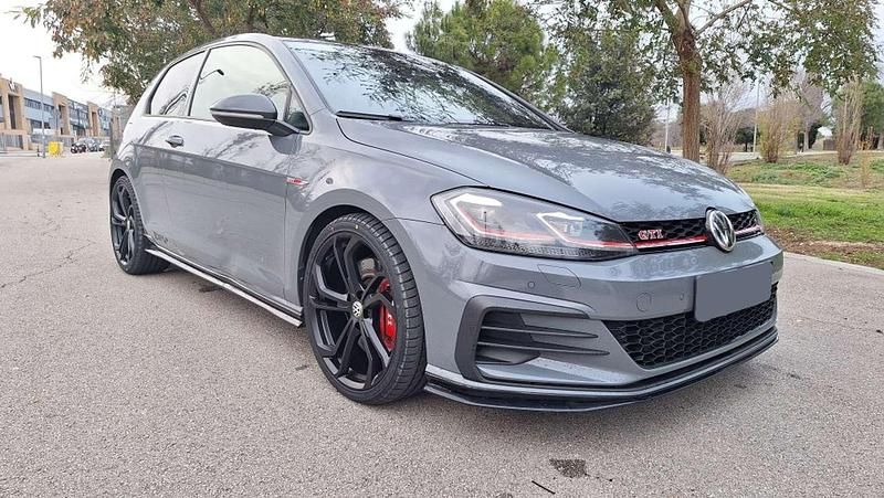 Usado VW Golf VII GTI 290 CV (213 kW) 2019 Gris Utilitario