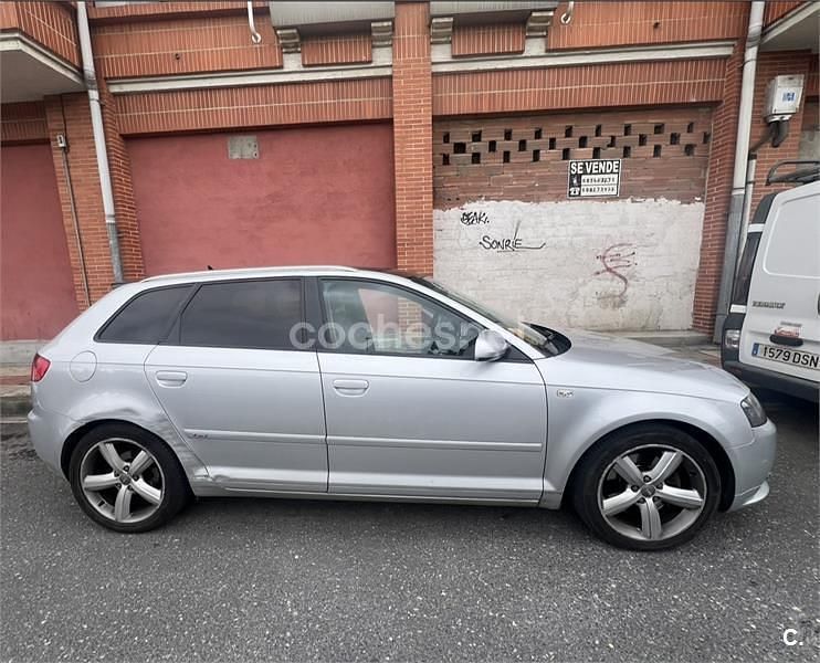 Usado Audi A3 Attraction 170 CV (125 kW) 2007 Gris / plata Berlina