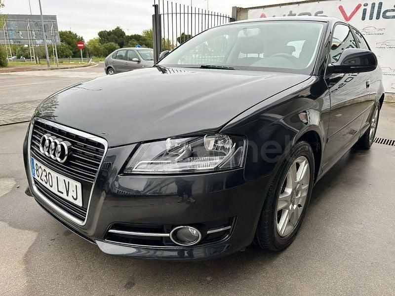 Käytetty Audi A3 Attraction 122 HP (89 kW) 2012 Musta Viistoperä