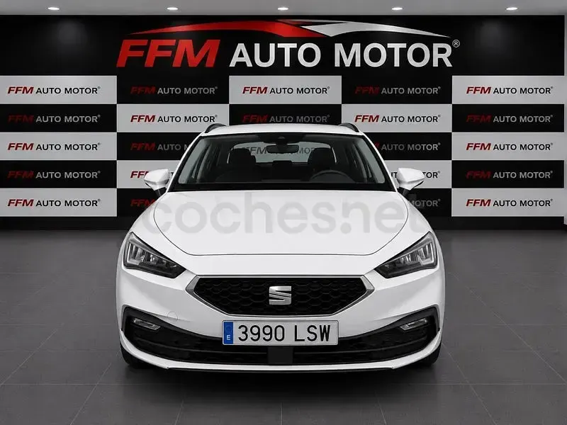 Usado Seat Leon Style 115 CV (84 kW) 2021 Blanco Familiar