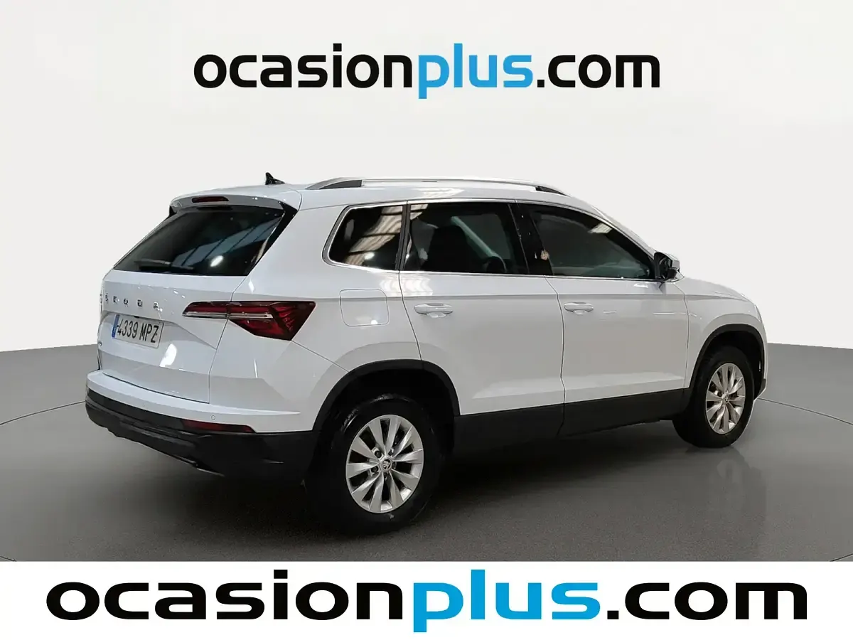 Usado Skoda Karoq Selection 115 CV (84 kW) 2024 Blanco SUV