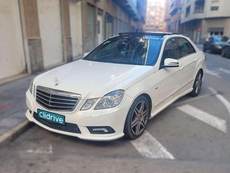 Usado Mercedes E220 Avantgarde 170 CV (125 kW) 2011 Blanco Berlina