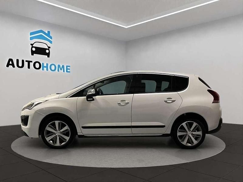 Usado Peugeot 3008 Style 120 CV (88 kW) 2015 Blanco Familiar