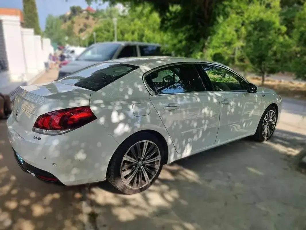Usado Peugeot 508 GT 181 CV (133 kW) 2015 Gris Berlina