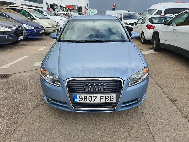 Usado Audi A4 115 CV (84 kW) 2006 Azul Berlina