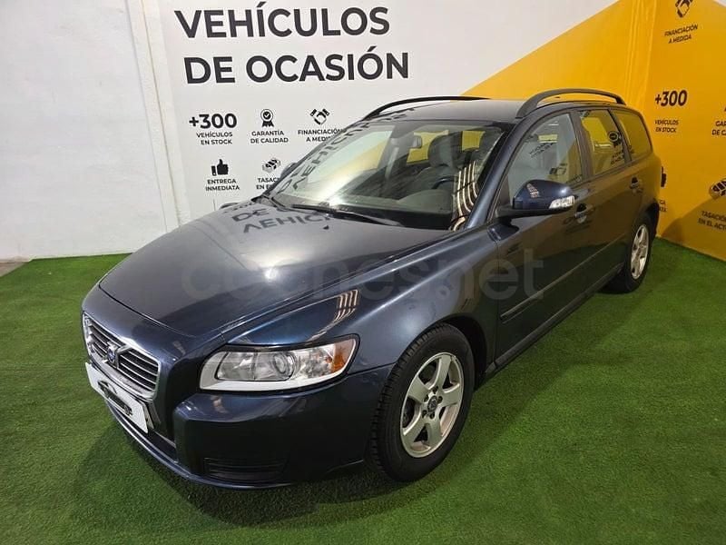 Usado Volvo V50 Kinetic 109 CV (80 kW) 2010 Gris / plata Familiar