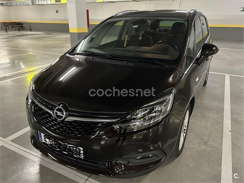 Usado Opel Zafira Excellence 140 CV (102 kW) 2017 Granate Monovolumen