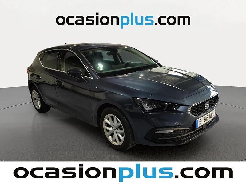 Usado Seat Leon Style 116 CV (85 kW) 2025 Gris Berlina