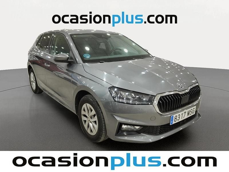 Usado Skoda Fabia Selection 95 CV (69 kW) 2024 Gris Berlina