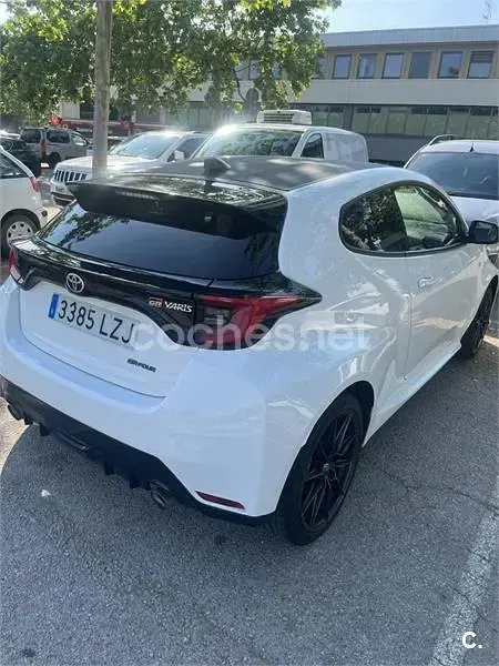 Usado Toyota Yaris 261 CV (191 kW) 2022 Blanco Utilitario