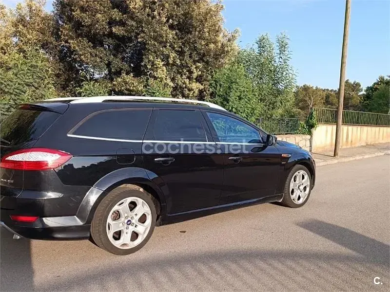 Usado Ford Mondeo Titanium X 220 CV (161 kW) 2007 Negro Familiar