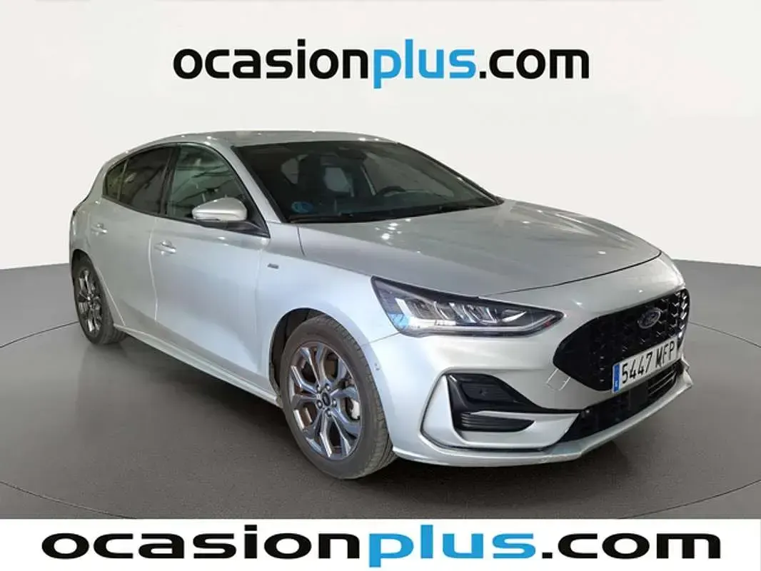 Usado Ford Focus ST-Line X 125 CV (91 kW) 2023 Plateado Utilitario