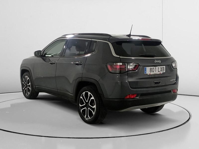 Usado Jeep Compass Limited 132 CV (97 kW) 2022 Gris SUV