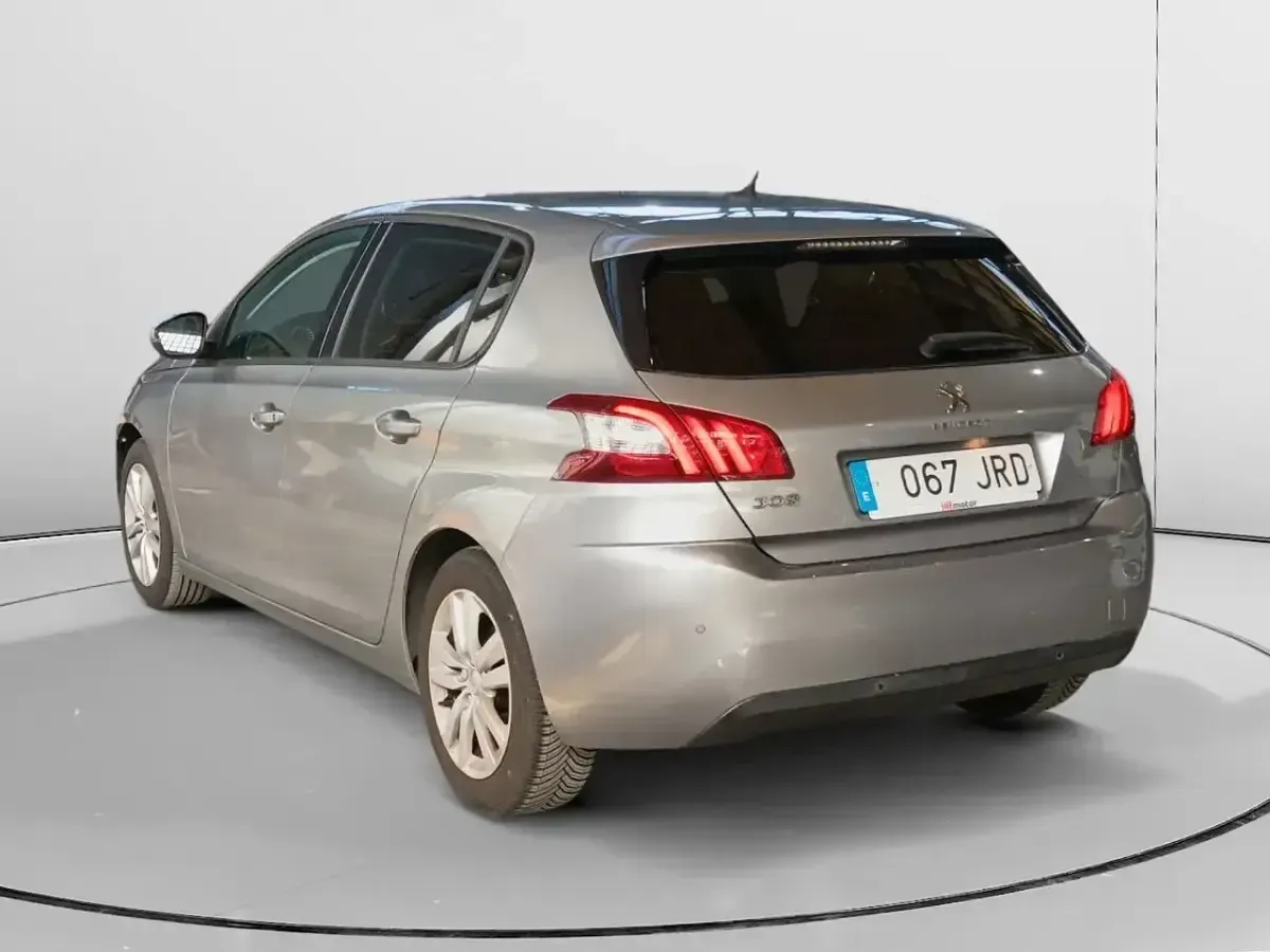 Usado Peugeot 308 Style 110 CV (80 kW) 2016 Gris Berlina