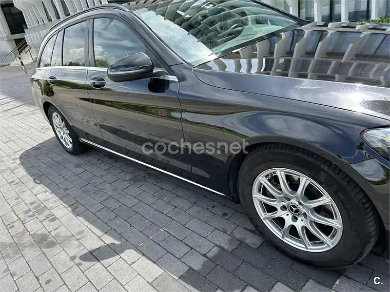 Usado Mercedes C200 150 CV (110 kW) 2019 Negro Familiar