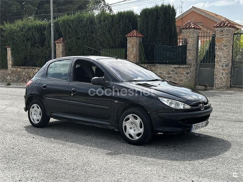 Negro Usado 2003 Peugeot 206 Berlina | 2500 € (Precio justo) - Imagen 1/4