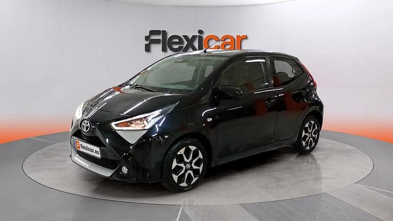 Usado Toyota Aygo X-play 72 CV (52 kW) 2021 Negro Utilitario