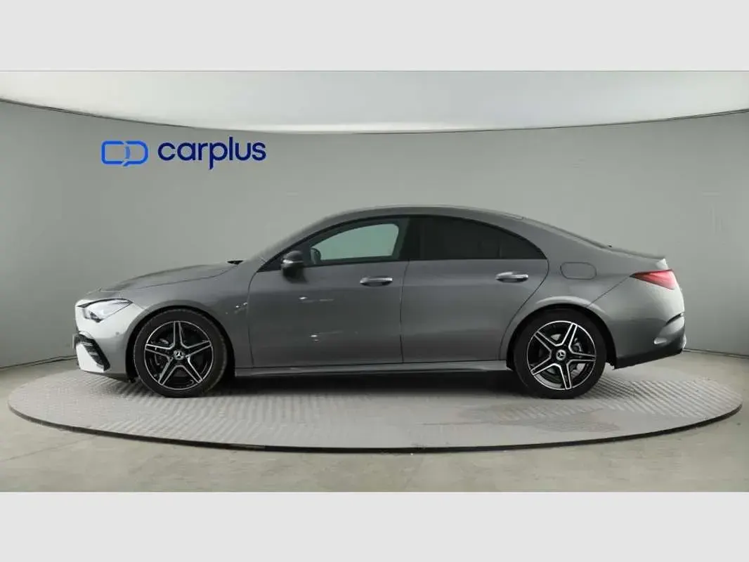 Usado Mercedes CLA220 190 CV (139 kW) 2025 Gris Berlina