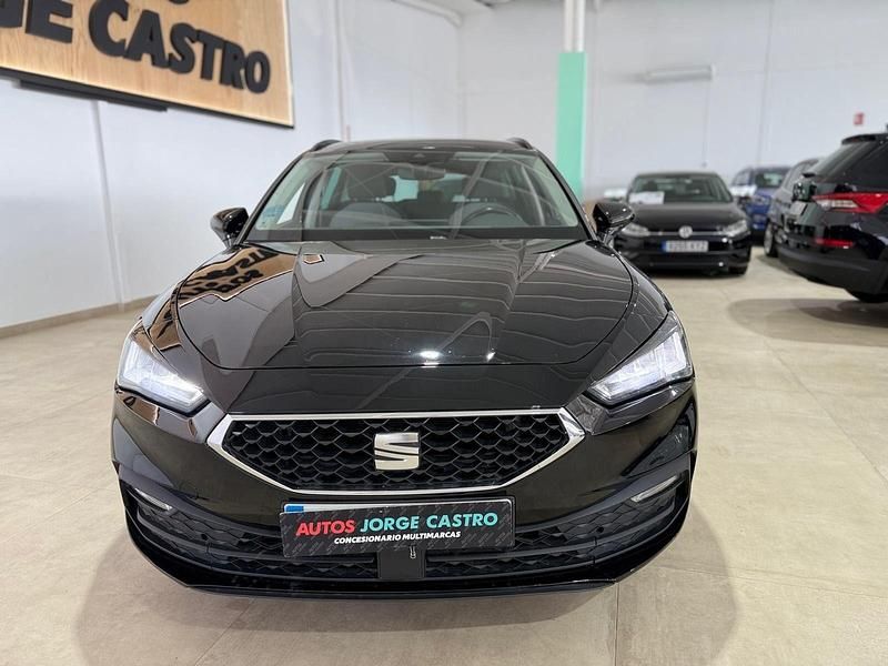 Usado Seat Leon Style 150 CV (110 kW) 2021 Negro Familiar