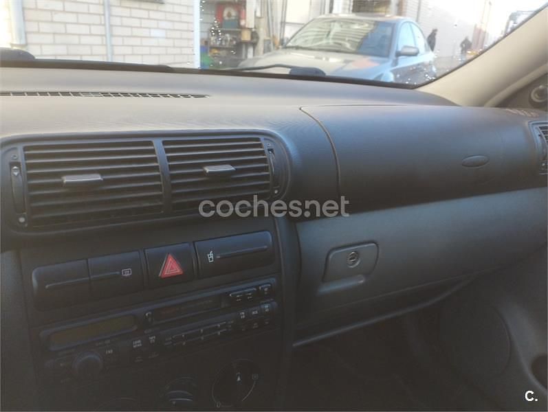 Usado Seat Toledo Stella 90 CV (66 kW) 2001 Azul Berlina