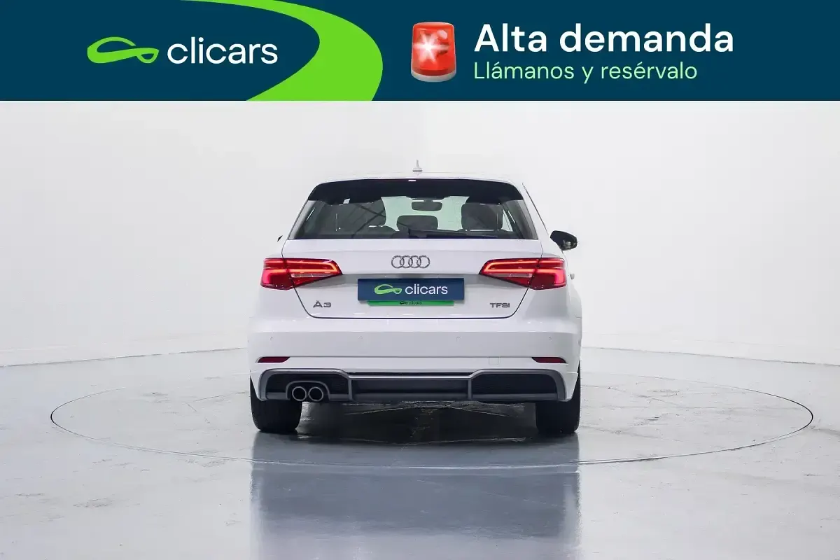Käytetty Audi A3 S-Line 150 HP (110 kW) 2018 Valkoinen Sedan