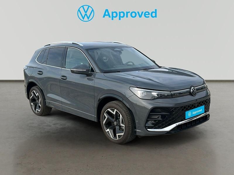 Gris Usado 2025 VW Tiguan R-line SUV | 41.950 € (Caro) - Imagen 1/4