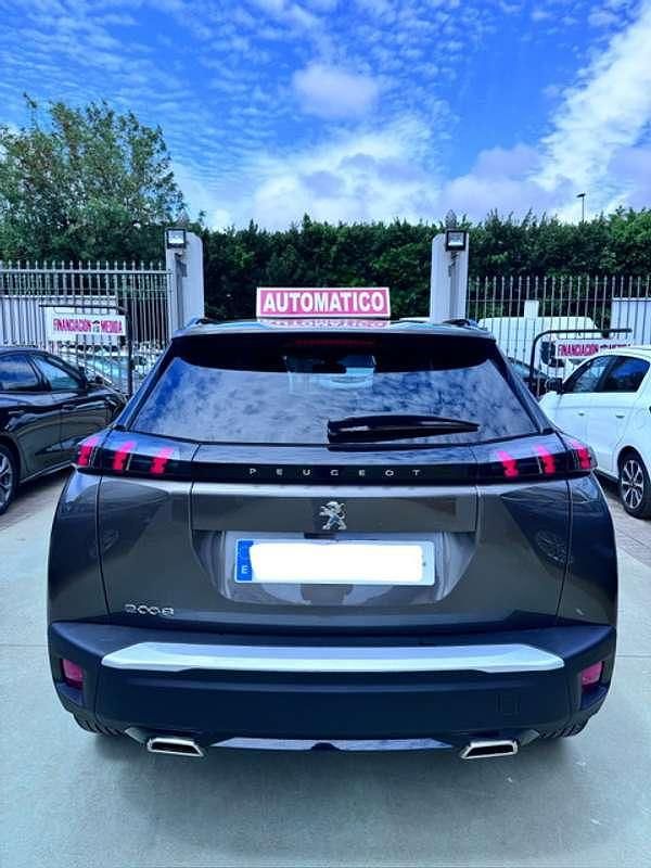 Usado Peugeot 2008 Allure 131 CV (96 kW) 2021 Gris SUV
