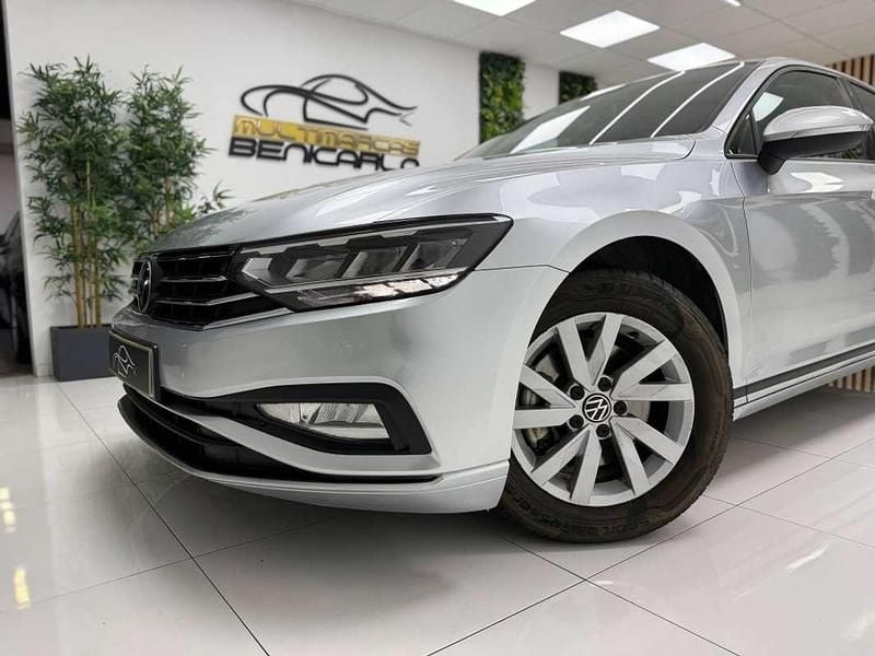 Usado VW Passat Business 122 CV (89 kW) 2020 Gris Berlina