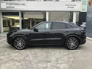 Usado Porsche Cayenne E-Hybrid 471 CV (346 kW) 2025 Negro metalizado SUV