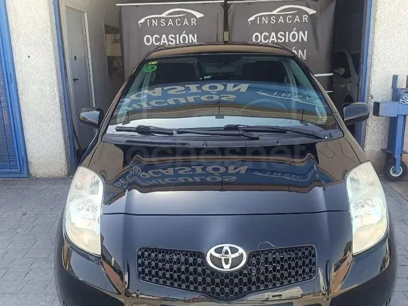 Usado Toyota Yaris Sol 87 CV (63 kW) 2009 Negro Utilitario