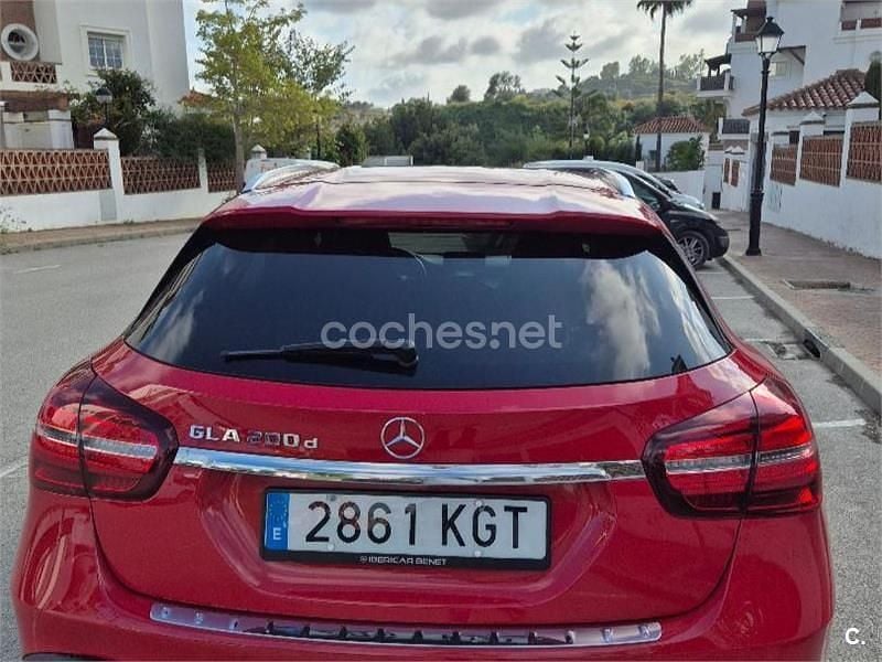 Usado Mercedes GLA200 136 CV (100 kW) 2019 Rojo SUV