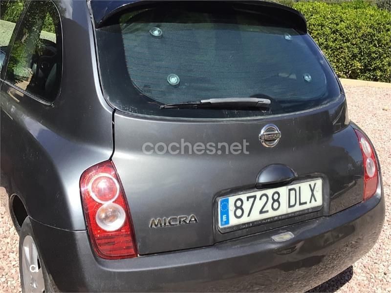 Usado Nissan Micra 80 CV (58 kW) 2005 Gris / plata Berlina