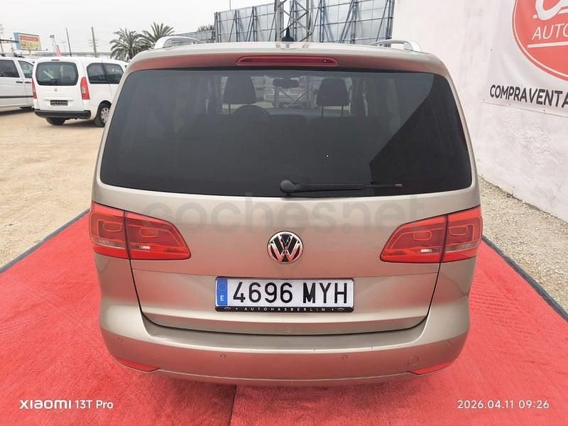 Usado VW Touran Advance 140 CV (102 kW) 2013 Beige Monovolumen