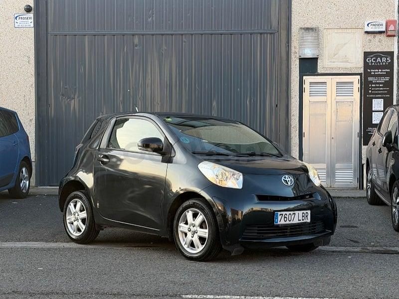 Usado Toyota iQ 68 CV (50 kW) 2009 Negro Utilitario