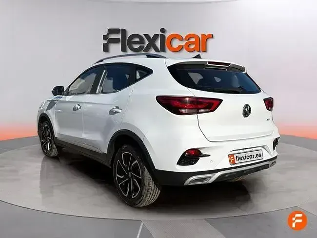 Usado MG ZS Luxury 111 CV (81 kW) 2023 Blanco SUV