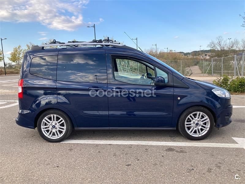 Usado Ford Tourneo Courier Titanium 95 CV (69 kW) 2016 Azul Monovolumen