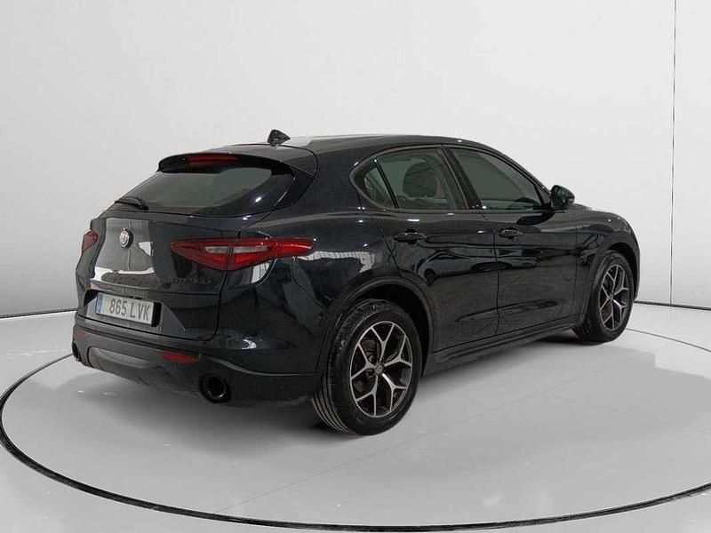 Usado Alfa Romeo Stelvio Sprint 192 CV (141 kW) 2021 Negro SUV
