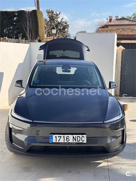 Eléctrico Usado 2025 Tesla Model Y Standard Range SUV | 43.000 € - Imagen 1/4