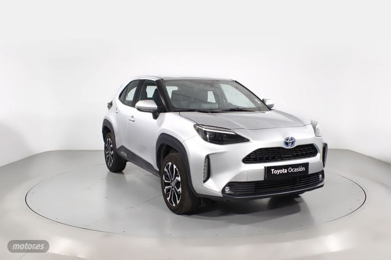 Gris Usado 2024 Toyota Yaris Cross Active SUV | 25.700 € (Un poco caro) - Imagen 1/4