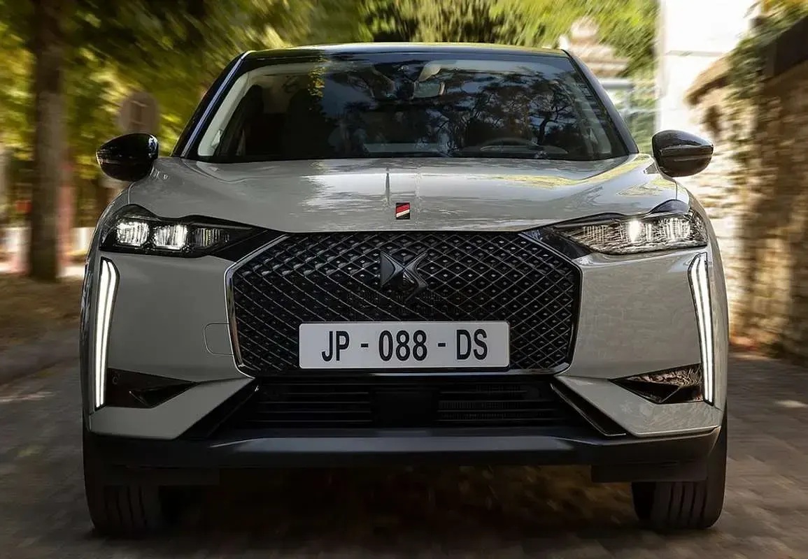 Usado DS Automobiles DS3 Crossback So Chic 111 CV (81 kW) 2020 Blanco SUV