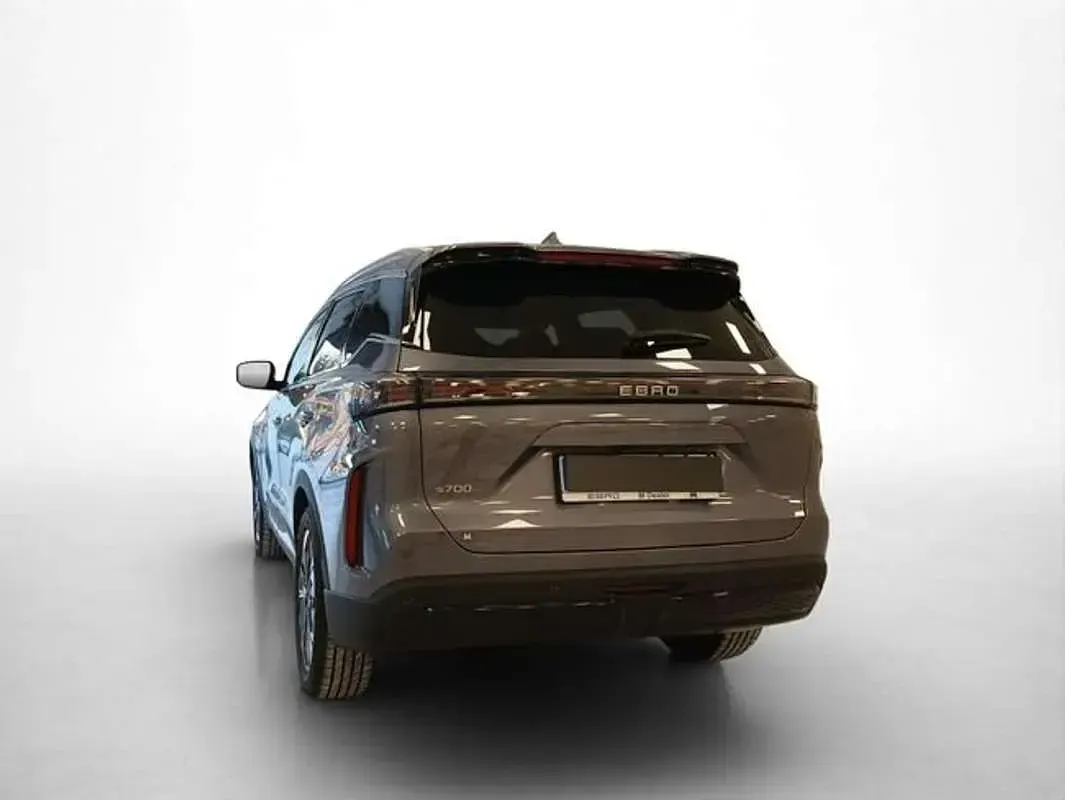 Usado Ebro s700 Luxury 147 CV (108 kW) 2025 Gris SUV