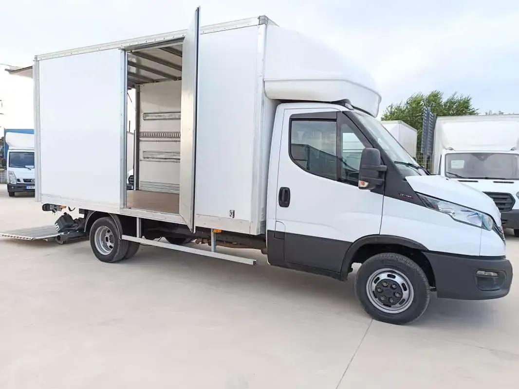 Usado Iveco Daily 158 CV (116 kW) 2022 Blanco Van