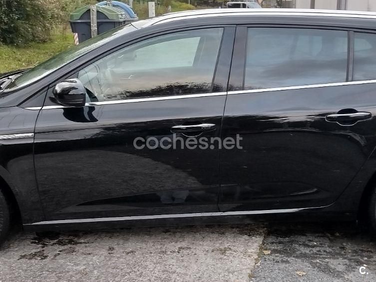 Usado Renault Mégane GrandTour LIMITED 115 CV (84 kW) 2020 Negro Familiar