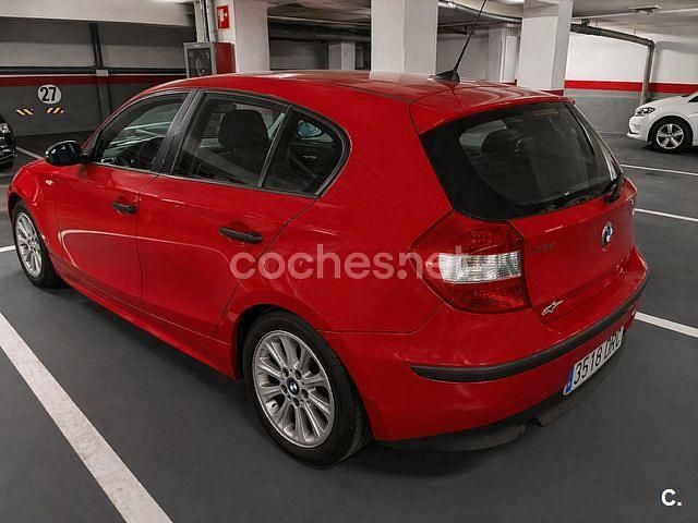Usado BMW 118 122 CV (89 kW) 2005 Rojo Utilitario