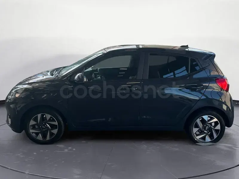 Nuevo Hyundai i10 63 CV (46 kW) 2025 Gris / plata Utilitario